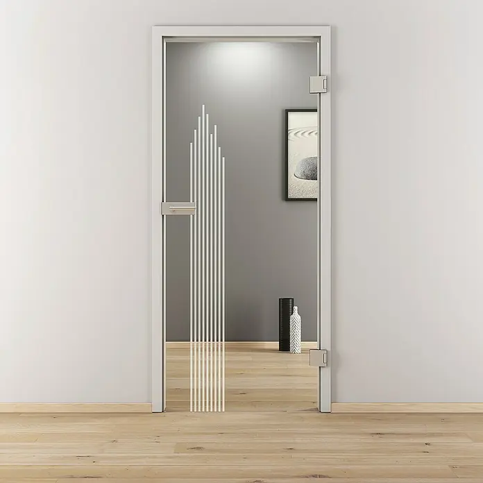 Diamond Doors Glasdrehtür 597 - 834 x 1.972 mm, DIN Anschlag: Rechts, Klarglas - Diese Aufnahme zeigt eine moderne Glastür mit einem stilvollen, vertikalen Streifendesign, das den Raum elegant akzentuiert.