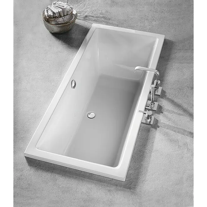 Camargue Badewanne St. Martin - 180 x 80 cm, Sanitäracryl, Weiß - Elegante, rechteckige Badewanne in Weiß mit stilvoller Armatur. Die perfekte Ergänzung für ein modernes Badezimmerdesign.\n