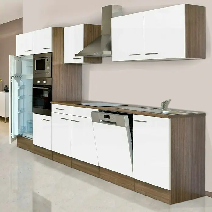 Respekta Küchenzeile Oliver - Breite: 340 cm, Weiß, Mit Elektrogeräten - Helle Küche mit weißen Fronten und Holzelementen, inklusive Kühlschrank, Geschirrspüler und Dunstabzugshaube für modernes Küchendesign.