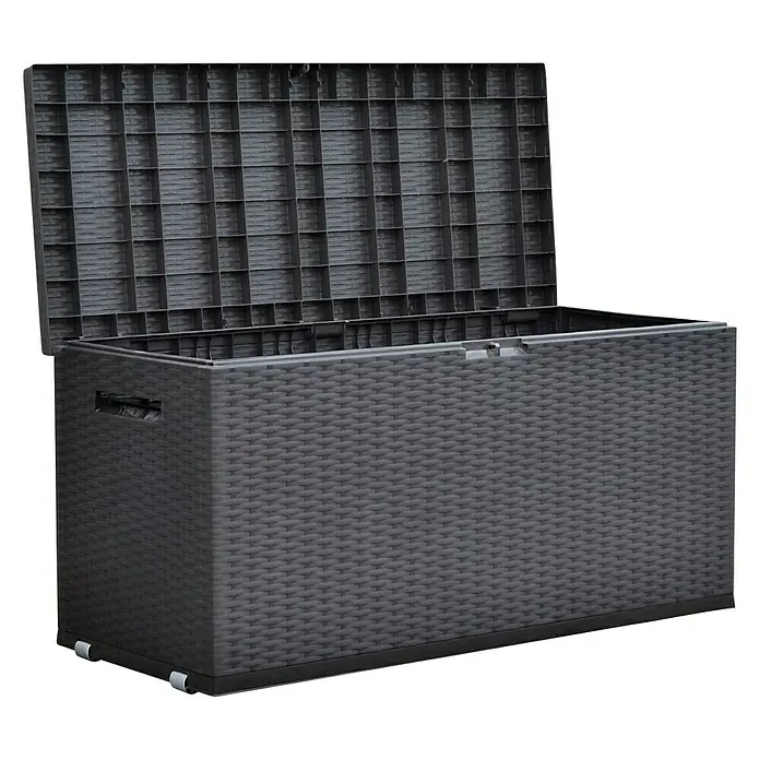 Jelenia Plast Garten-Aufbewahrungsbox Nizza - L x B x H: 120 x 52 x 60 cm, Polyrattan - Geöffnete graue Gartenbox mit Rattanmuster für Terrasse oder Garten, ideal zur Aufbewahrung von Kissen und Gartengeräten.