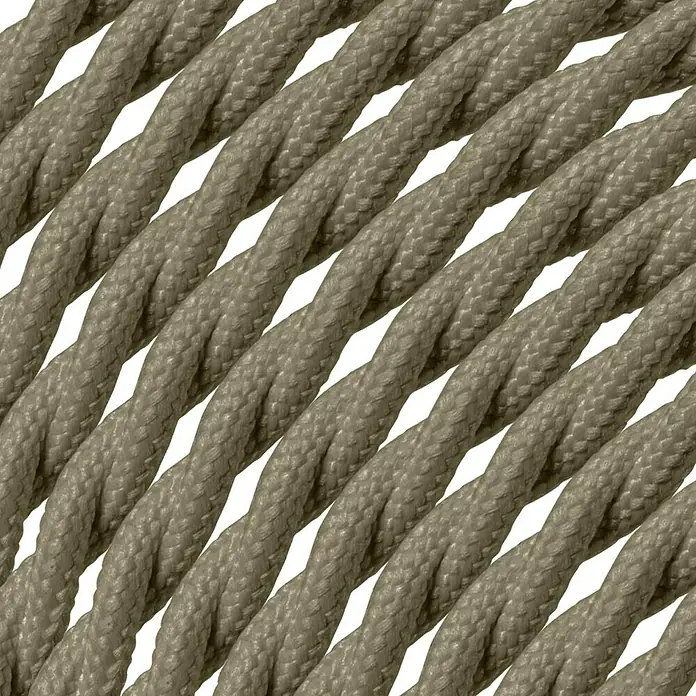 Home Sweet Home Textilkabel Meterware Online - Grün, 3, 0,75 mm², Gedreht - Nahaufnahme eines grauen, verdrillten Textilkabels. Ideal für Beleuchtungsprojekte mit Vintage-Flair und zur individuellen Gestaltung von Lampen.