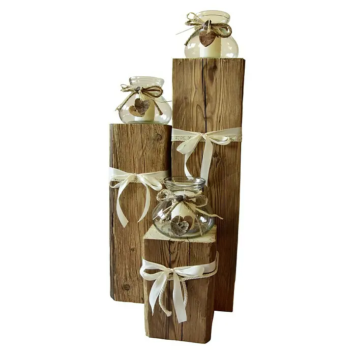 Dekosäule Altholz - Fichte/Tanne, 30 x 20 x 22 cm - Rustikale Holzständer mit romantischen Kerzengläsern, verziert mit Herzen und Schleifen, ideal für eine gemütliche Dekoration.