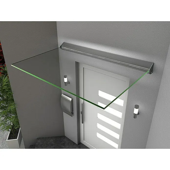 Gutta Vordach LED - 160 x 93,5 x 13,5 cm, Silber, Klarglas - Vordach aus Glas über einer Haustür mit Briefkasten und Außenleuchten, das einen modernen Eingangsbereich schafft.
