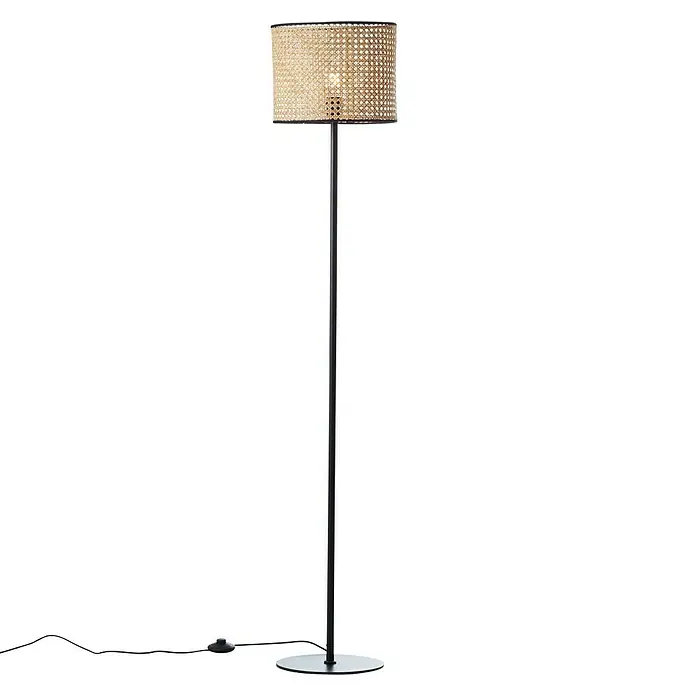 Brilliant Wiley Stehleuchte - 60 W, Höhe: 154 cm, Schwarz, E27 - Elegante Stehlampe mit einem Schirm aus Rattan und einem schlanken, dunklen Metallsockel. Ein stilvolles Beleuchtungselement für jeden Raum.