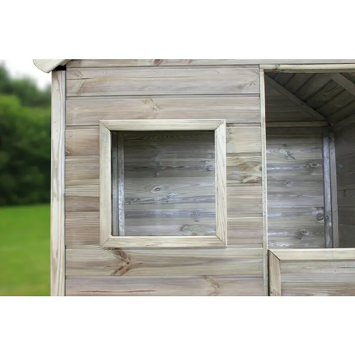 Soulet Spielhaus Marina - L x B x H: 123 x 119 x 158,5 cm, Holz, Natur - Detailansicht eines Holzspielhauses mit einem kleinen Fenster und Holzverkleidung, das eine charmante und rustikale Ästhetik aufweist.