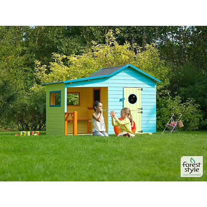 Soulet Caseta infantil Hacienda - L x An x Al: 243 x 125 x 175 cm, Madera, Natural - Una colorida casita de juegos infantil en el jardín, donde los niños juegan y se divierten, con foco en el producto.