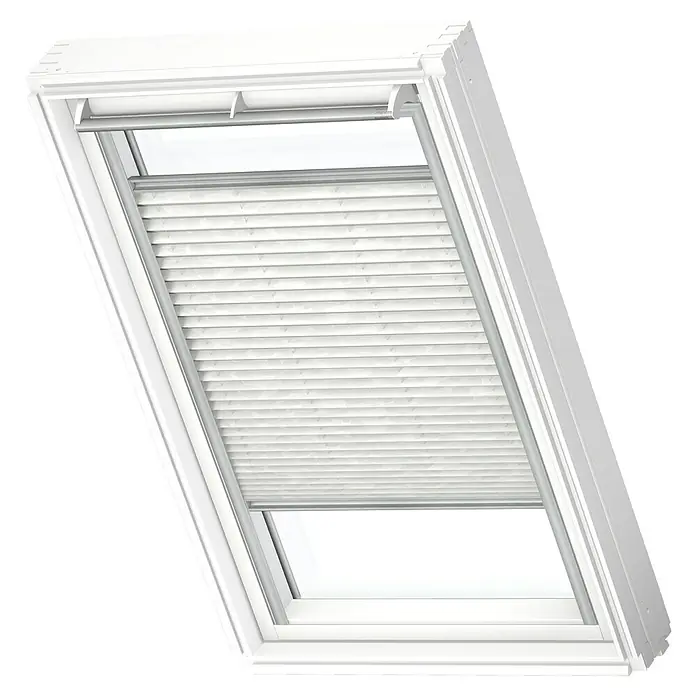 Velux Dachfensterplissee FHL UK08 1256S - Farbe: Weiß gemustert - 1256S, Farbe Schiene: Aluminium, Manuell - Ansicht eines Dachfensters mit Plissee-Rollo in geschlossenem Zustand, das für eine gute Verdunkelung sorgt.