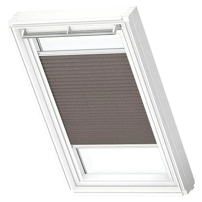 Velux Dachfensterplissee FHL P06 1276SWL - Farbe: Mokka gepunktet - 1276SWL, Farbe Schiene: Weiß, Manuell - Dachfenster mit geschlossenem, grauem Plissee-Rollo. Das Rollo ist blickdicht und bietet Sonnenschutz.