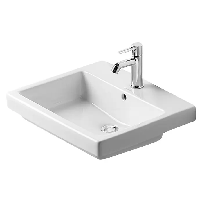 Duravit Vero Einbauwaschbecken - 55 x 46,5 cm, Ohne Spezialglasur, Hahnloch: Mitte, Mit Überlauf, Weiß - Nahaufnahme eines weißen Waschbeckens mit einem eleganten Chromhahn, ideal für moderne Badezimmer.