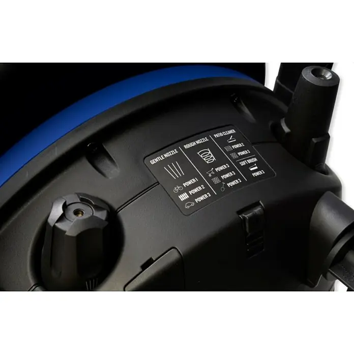 Nilfisk Hidrolimpiadora de alta presión CORE 140IH PCH - 140 bar, 1.800 W, Capacidad de bombeo: 474 l/h - Primer plano de una hidrolimpiadora con ajustes de boquilla para boquilla suave, rugosa, limpiadora de patio y cepillos.