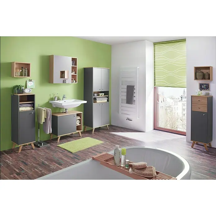 Astor Midischrank - 31 x 33 x 110,5 cm, Anthrazit/Eiche Hell, 2 Schubkästen - Modernes Badezimmer-Interieur mit Waschtisch, Schränken und Badewanne, das ein stilvolles und funktionales Design zeigt.