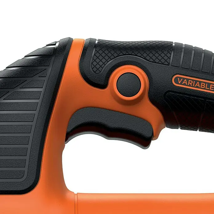 Black+Decker Caladora eléctrica KS701PEK-QS - 3.000 /min, Profundidad de corte máx. en madera: 70 mm, Número de niveles de elevación del péndulo: 4 ud. - Primer plano de un soplador de hojas BLACK+DECKER naranja y negro centrado en el mango ergonómico y los controles de usuario.