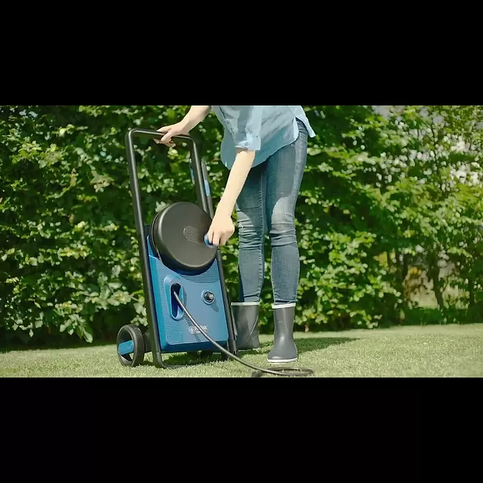 Nilfisk Hidrolimpiadora de alta presión CORE 140IH PCH - 140 bar, 1.800 W, Capacidad de bombeo: 474 l/h - Nilfisk Core 140 InHand PowerControl high pressure washer hose reel up