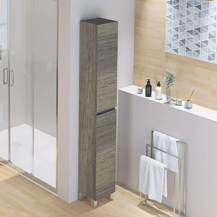 Artysan Armario alto de baño Inca - 24,6 x 26,5 x 173 cm, Nebraska - El baño muestra un armario alto y delgado en tono madera junto a una ducha y toallas. Una adición moderna a cualquier baño.