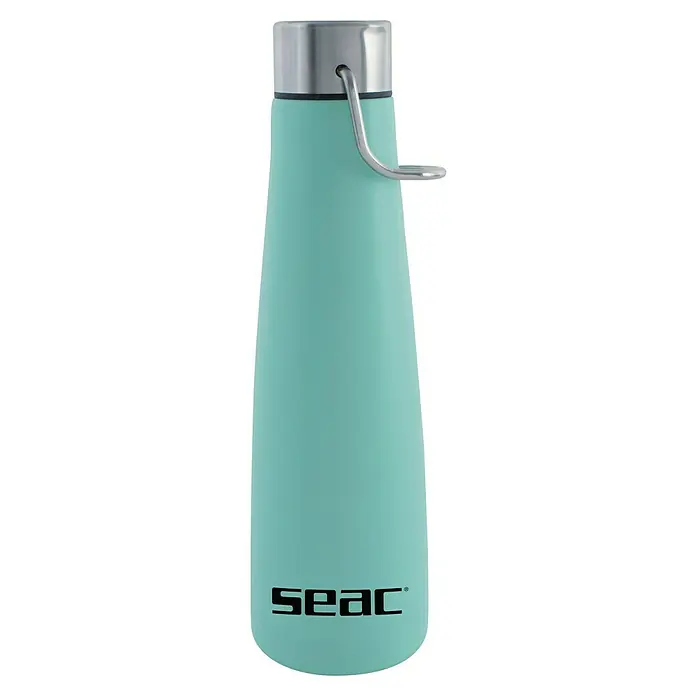Seac Sub Termo Wadi - 500 ml, Turquesa - La imagen muestra una botella de agua de acero inoxidable SEAC de color turquesa con una tapa plateada y un asa de transporte, sobre un fondo negro.