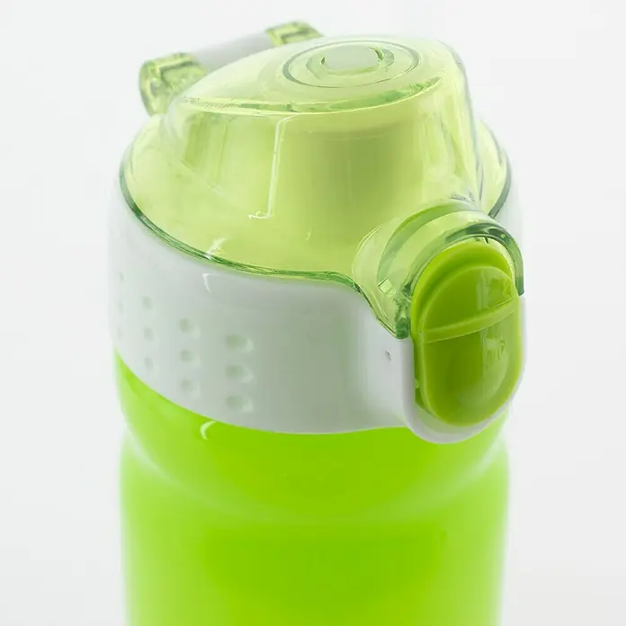 Seac Sub Botella Nativa - 550 ml, Plástico, Verde - Primer plano de una botella de agua verde con tapa blanca y tapón transparente. Ideal para deportes y ocio, mantiene las bebidas frías y es reutilizable.
