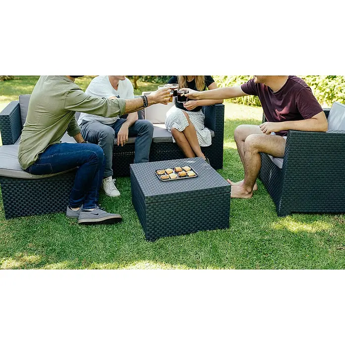 Shaf Conjunto de muebles Manhattan - 3 pzs., Polipropileno, Graphite - La imagen muestra un elegante conjunto de muebles de jardín de ratán, perfecto para relajarse al aire libre y socializar en el jardín.