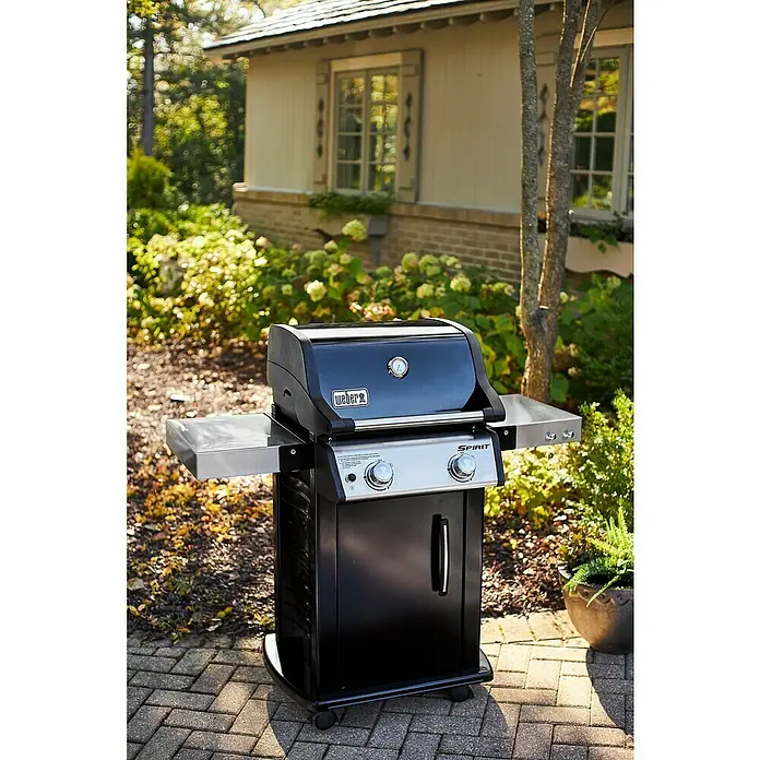 Weber Barbacoa de gas Spirit E-215 GBS - Superficie de la parrilla (An x Pr): 52 x 45 cm, Número de quemadores: 2 - Aquí tienes una barbacoa de gas Weber Spirit con dos quemadores, perfecta para uso en exteriores y equipada con prácticas mesas laterales.