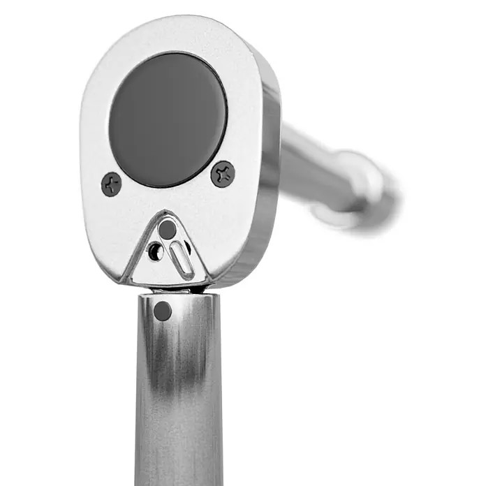 UniTEC Drehmomentschlüssel - ½″ Vierkant, Einstellungsbereich: 42 Nm - 210 Nm - Detailaufnahme eines Drehmomentschlüssels aus glänzendem Metall mit schwarzem Zifferblatt und Griff, ideal für präzise Montagearbeiten.