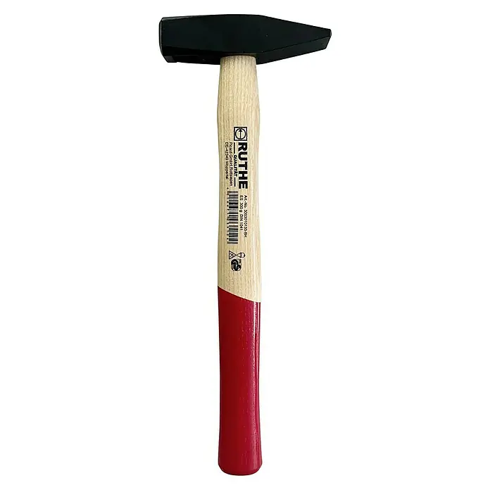 Alpha Tools Martillo de cerrajero - 300 g, Acero - Primer plano de un martillo de cara blanda Ruthe que presenta una cabeza negra y un mango de madera lacado en rojo, diseñado para trabajos de precisión.