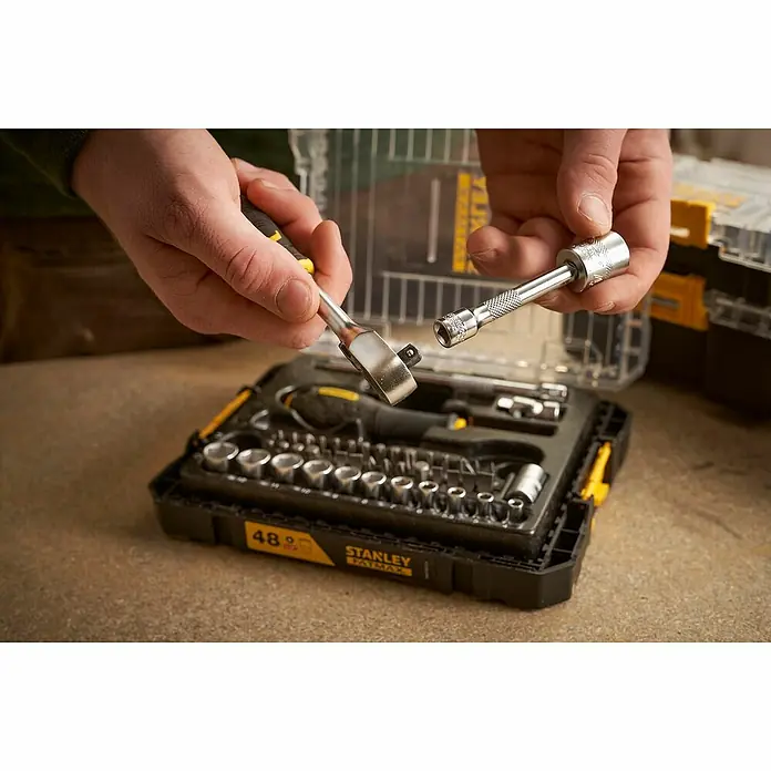 Stanley FatMax Set de llaves de vaso FMMT98101-0 - 48 pzs., Tamaño de accionamiento: ¼″ - Juego de vasos Stanley Fatmax de 48 piezas con carraca y extensión para diversas tareas de atornillado en un estuche compacto.