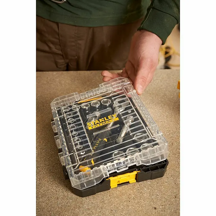 Stanley FatMax Set de llaves de vaso FMMT98102-0 - 18 pzs., Tamaño de accionamiento: ⅜″ - Juego de llaves de vaso Stanley Fatmax con tapa transparente, ideal para profesionales y aficionados al bricolaje. Almacenamiento compacto y resistente.
