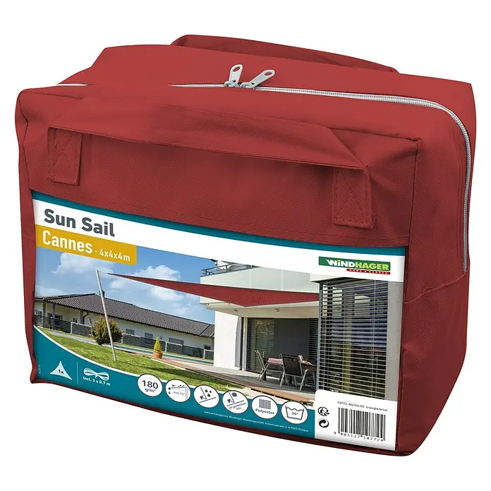 Windhager Sonnensegel Cannes - L x B: 4 x 4 m, Rot, Dreieckig - Nahaufnahme einer verpackten Windhager Cannes Sonnensegel-Triangel in Ziegelrot, ideal für den Sonnenschutz im Garten.