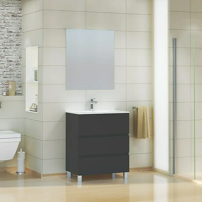 Conjunto de mueble de baño Patri - Ancho: 70 cm, Negro seda, 3 pzs. - Mueble de baño gris con tres cajones, lavabo blanco y espejo cuadrado frente a azulejos beige.