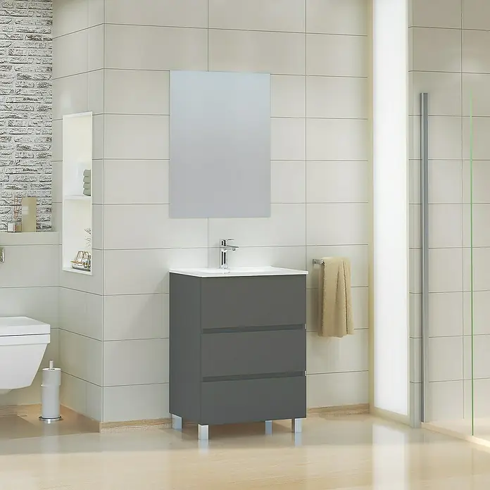 Artysan Mueble de lavabo Patri - 46 x 60 x 85 cm, Gris - Un baño moderno con un mueble de lavabo gris de tres cajones, un espejo y un inodoro.