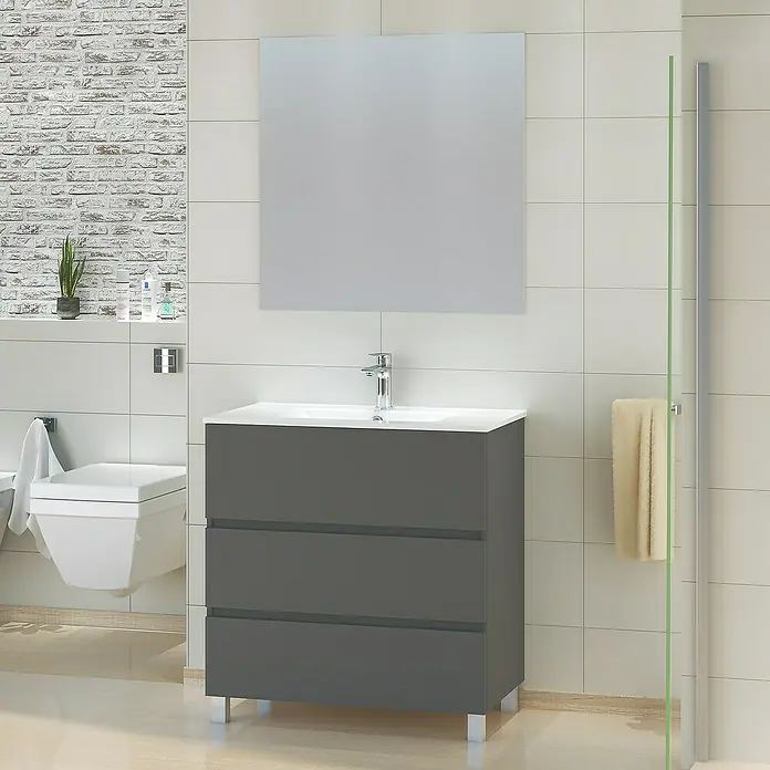 Artysan Mueble bajo de lavabo Patri - 46 x 80 x 85 cm, Gris - Cuarto de baño moderno con mueble de lavabo gris con tres cajones, lavabo blanco y un gran espejo encima del lavabo.