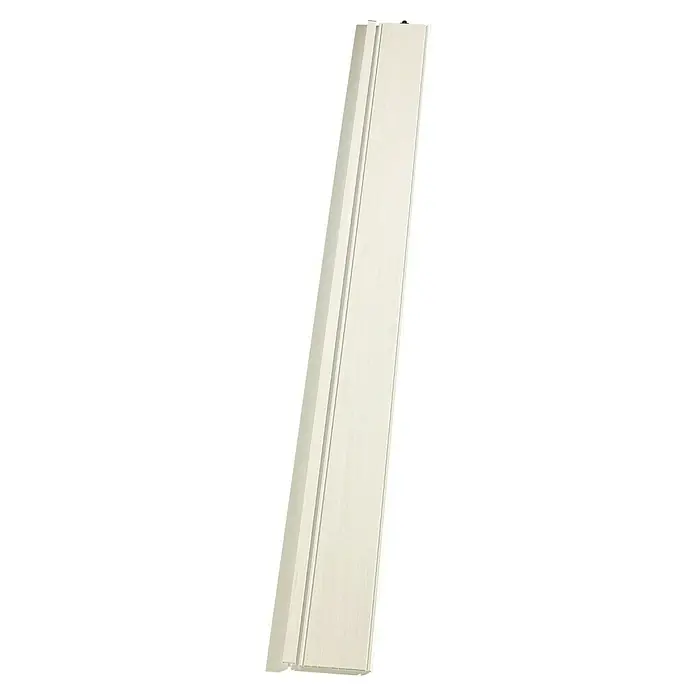 Grosfillex Zusatzlamelle Axia - Esche weiß - Nahaufnahme eines weißen Türrahmens mit eleganten Profilen, ideal für moderne Innenräume.