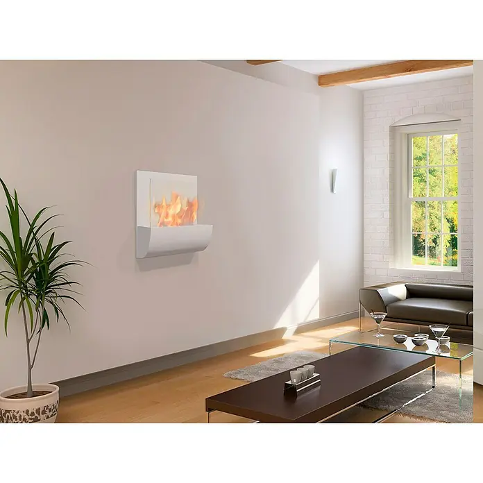 Purline Chimenea de bioetanol Eos - L x An x Al: 17 x 50 x 45 cm, Blanco - Imagen interior con una chimenea blanca de pared que añade un ambiente acogedor y mejora la decoración interior.