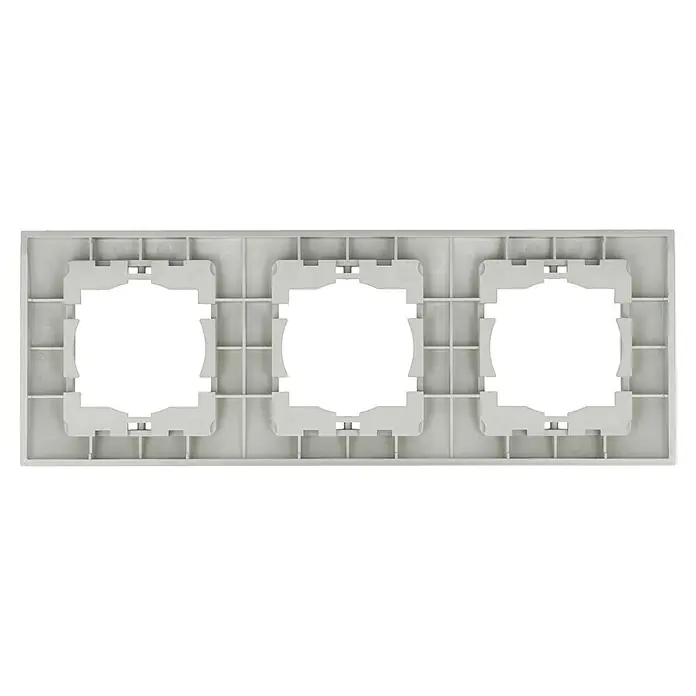 Voltomat DEA 100 Abdeckrahmen - Alu/Silber, 3-fach, Kunststoff, Vertikal - Eine Dreifach-Montageplatte in hellgrauer Farbe. Ideal für die Installation von mehreren Schaltern oder Steckdosen nebeneinander.