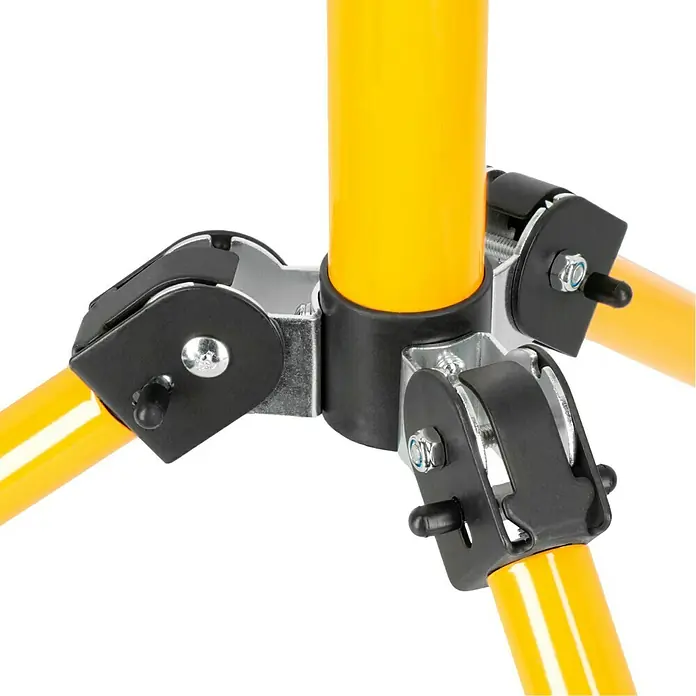 Profi Depot LED-Strahler - 20 W, 3.200 lm, 4.000 K, L x B x H: 68 x 75 x 190 cm, IP65 - Detailansicht eines gelben Stativs mit schwarzen und silbernen Verbindungselementen. Präzise Verarbeitung für Stabilität und Halt.