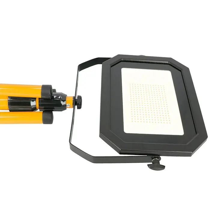 Profi Depot LED-Strahler - 50 W, 8.250 lm, 4.000 K, L x B x H: 68 x 75 x 190 cm, IP65 - LED-Baustrahler mit Stativ für helles, effizientes Licht auf Baustellen. Robuste Ausführung für den professionellen Einsatz.