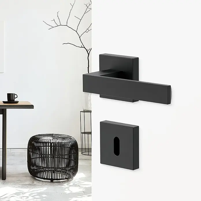 Diamond Doors Black Edition Zimmertürgarnitur Savannah - Stärke Tür: 40 mm - 45 mm, Sonstiges, Schwarz, Buntbart - Elegante schwarze Türklinke mit Schlossrosette, die modernes Design und Funktionalität vereint. Passt ideal zu minimalistischen Interieurs.