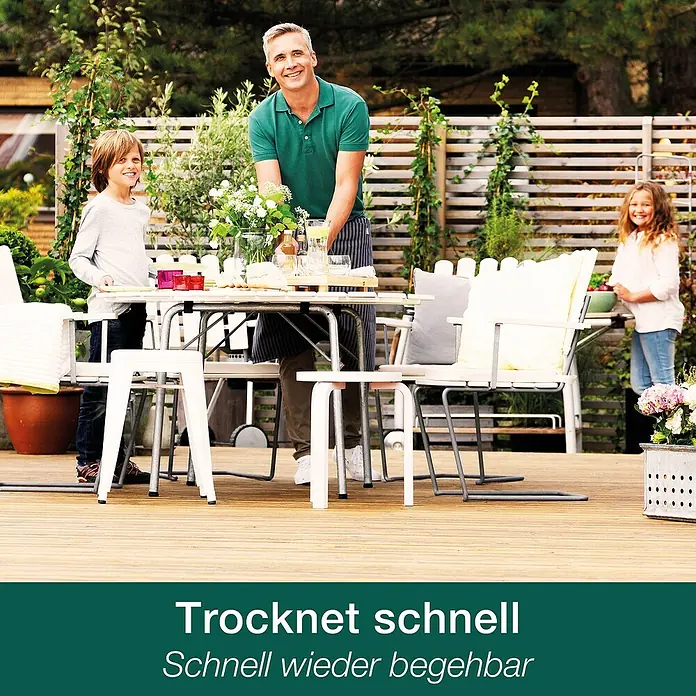 Bona Home Terrassen-Öl - Natur, 2,5 l - Ein sonniges Gartendeck mit Tisch und Stühlen, umgeben von Familie, lädt zum Verweilen ein. Trocknet schnell, sofort begehbar.