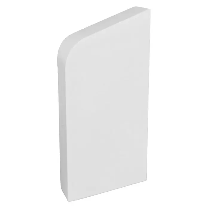 Marley Endkappe - Rechts, Weiß - Nahaufnahme einer weißen Abdeckung mit abgerundeter Ecke, die ein minimalistisches und modernes Design aufweist.