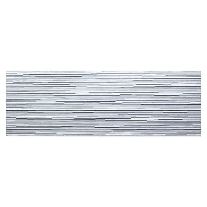 Wandfliese Layers Dekor - 30 x 90 cm, Grau, Matt - Detailaufnahme einer Wandverkleidung mit horizontalen, unregelmäßigen Keramik-Streifen in Grau und Weiß.