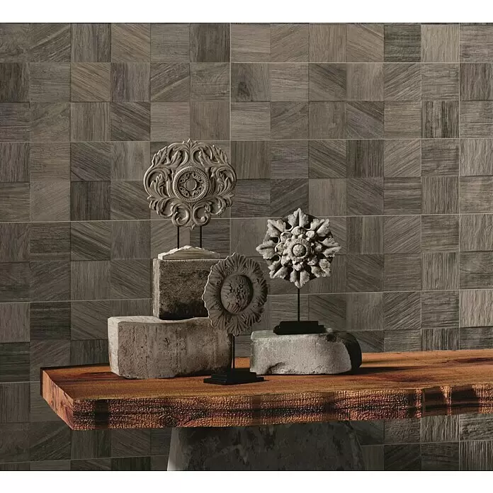 Verblendstein Sakura Gris - 60 x 20 cm, Steinoptik - Dunkle Holzoptik-Quadratfliesen mit variierenden Maserungen bedecken eine Wand.