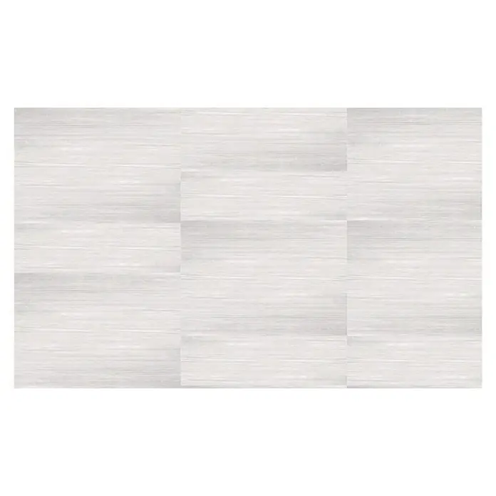 Wandfliese Layers Base Gris - 30 x 90 cm, Grau, Matt - Helle Holzfliesen mit subtiler Maserung erzeugen einen modernen, sauberen Look, ideal für minimalistische Innenräume. Ein neutraler Bodenbelag für jeden Raum.