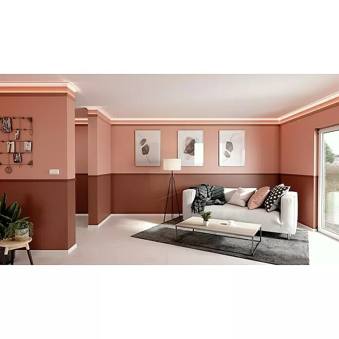 Nmc Decoflair Zierprofil Deckenleiste D20 - 2 Stk., 2 m x 50 mm x 50 mm, Extrudiertes Polystyrol (XPS) - Warme LED-Lichtleisten in Deckenstuck integriert, schaffen Ambientebeleuchtung in einem modernen Wohnzimmer mit zweifarbigen Wänden.