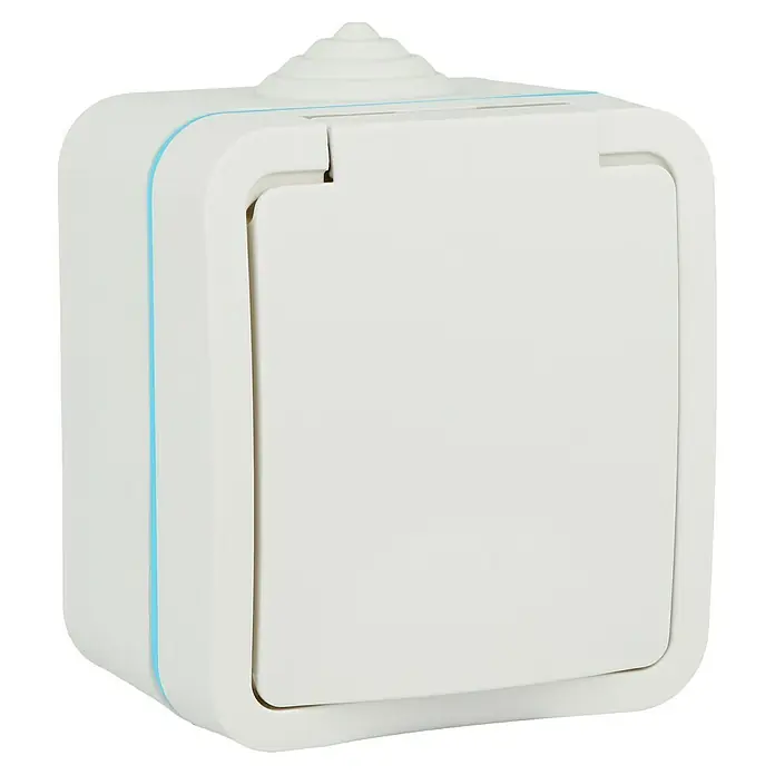 Voltomat Blueline Feuchtraum-Steckdose - 1-fach, Horizontal, IP54, Weiß - Eine Nahaufnahme einer weißen, wasserdichten Legrand-Steckdose für den Außenbereich, die sich ideal für Gärten und Terrassen eignet.