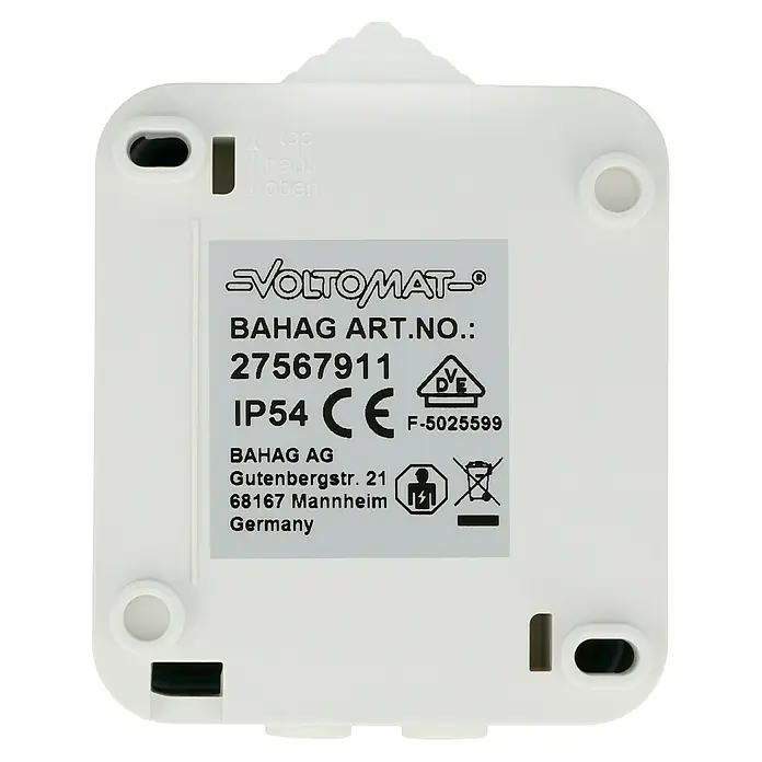 Voltomat Blueline Feuchtraum-Wechselschalter - Weiß, Aufputzmontage, IP54 - Nahaufnahme eines weißen VOLTOMAT-Produktschilds mit technischen Daten, Artikelnummer, IP54-Zertifizierung und Herstellerinformationen.