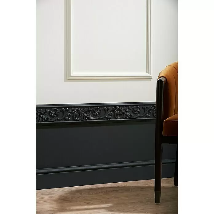 Nmc Decoflair Fußleiste Abdeckfußleiste CBC3 - 2 m x 2,2 cm x 12 cm, Hochverdichtetes extrudiertes Polymer (HDPS), 1 Stk. - Elegante Wandvertäfelung in Weiß und Dunkelgrau, mit dekorativer geschnitzter Zierleiste.