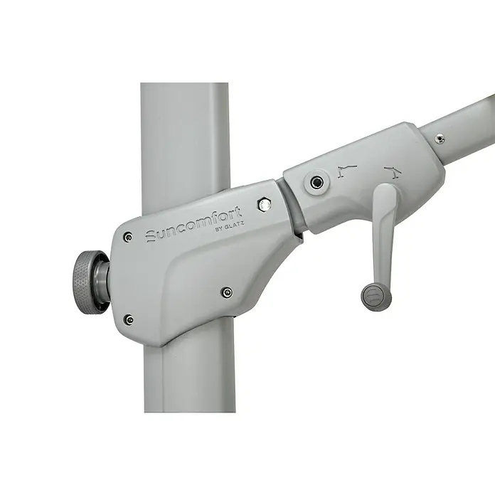 Suncomfort Ampelschirm VarioflexLight Taupe, Bespannungsmaß (L x B): 300 x 300 cm - Nahaufnahme eines Suncomfort by Glatz Sonnenschirms mit Kurbelmechanismus zur einfachen Bedienung und Neigungseinstellung.