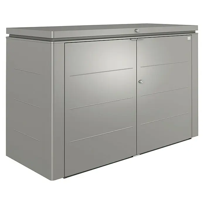 Biohort HighBoard Garten-Aufbewahrungsbox Highboard 200 - L x B x H: 2 x 0,84 x 1,27 m, Quarzgrau Metallic, Stahl - Silberner Geräteschrank mit zwei Türen und horizontalen Linien auf schwarzem Hintergrund für den Außenbereich.