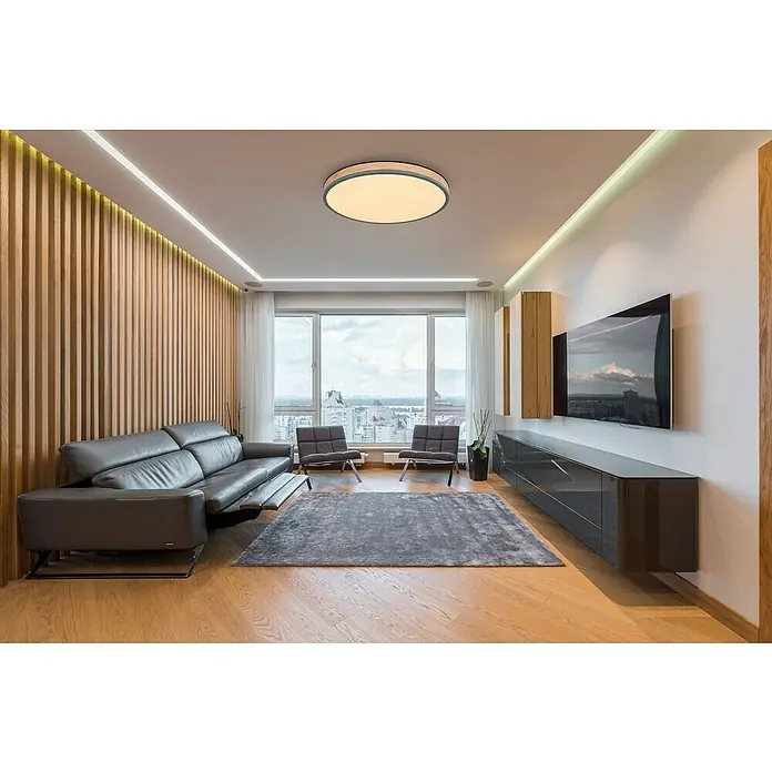Globo Doro LED-Deckenleuchte rund Holzoptik - 40 W, Durchmesser: 60 cm, Graphit/Holzoptik, Mehrfarbig - Modernes Wohnzimmer mit grauer Couch, TV-Möbeln und einem runden Deckenlicht für eine elegante Atmosphäre.