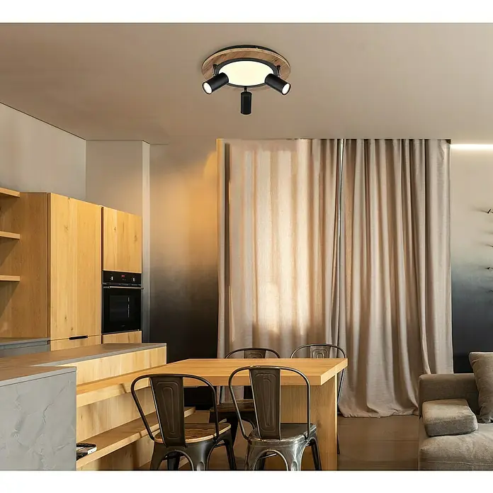 Globo Plafón Kassu - 15 W, Negro, Otros - Primer plano de una lámpara de techo con base de madera y tres focos negros, que ofrece una solución de iluminación moderna y elegante.