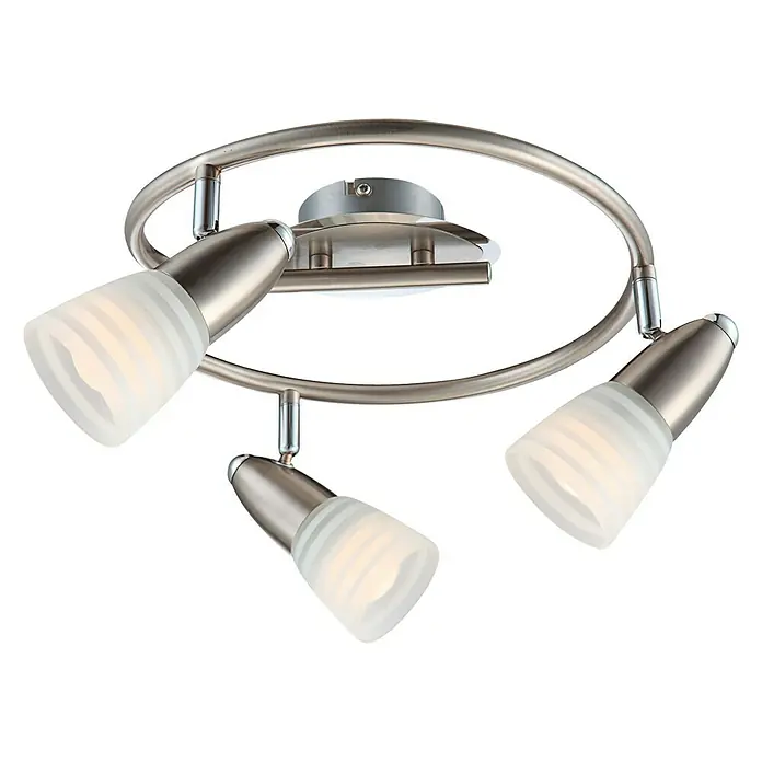 Globo Caleb LED-Wand- & Deckenstrahler - 12 W, Chrom, Opal, Warmweiß, 3 Stk. - Nahaufnahme einer modernen Deckenleuchte mit drei Strahlern in gebürstetem Nickel und Milchglas.